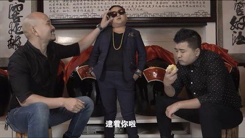 成人与小孩分屏视频